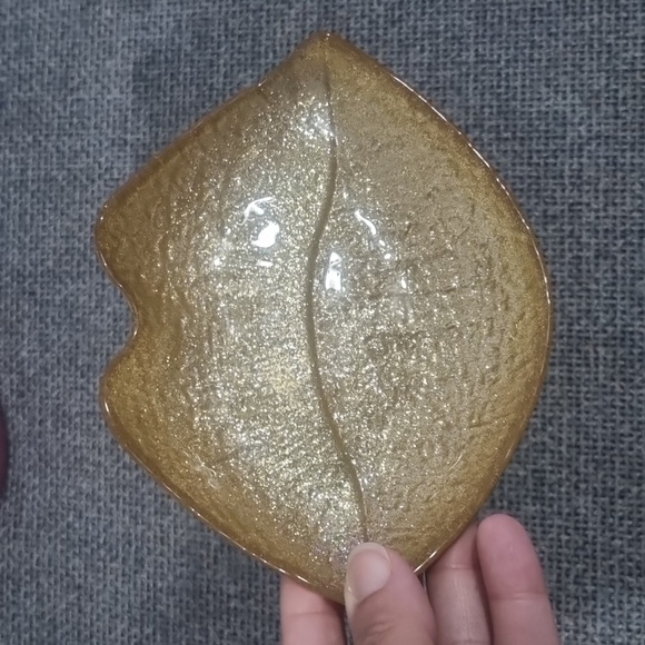 Colorina Handmade Glass Lips Shaped Jewelry Tray (Pick One) - Picture 6 of 9